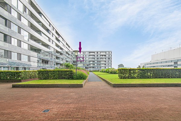 Verkocht: Instapklaar! Centraal en comfortabel wonen in dit moderne 2-kamerappartement met eigen berging en parkeerplaats, gelegen op de 4e verdieping en met prachtig uitzicht op de rivier de Noord en binnen...